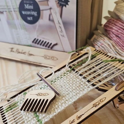 Wooden Rocket Loom - Mini loom kits featuring Galway wool